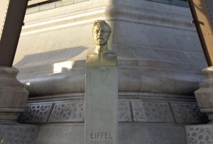 Памятник Эйфелю